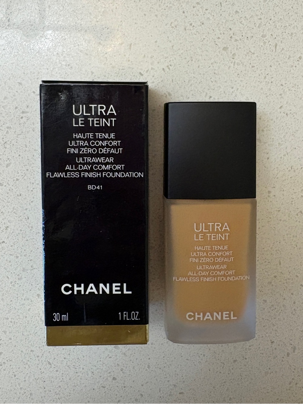 CHANEL BD41 Ultra Le Teint Flawless Finish Foundation - Warm Beige (BD41)